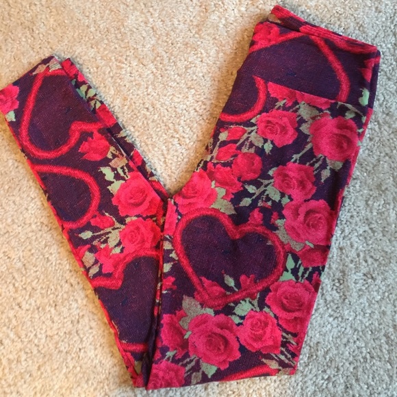 LuLaRoe Pants - New Lularoe one size Valentine’s Day red pink heart rose flowers leggings pants